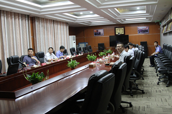 徐州市質(zhì)量技術(shù)監(jiān)督局局副局長陳洪華一行到黎明食品實地指導(dǎo)質(zhì)量提升工作_網(wǎng)站圖片.jpg 徐州市質(zhì)量技術(shù)監(jiān)督局局副局長陳洪華一行到黎明食品實地指導(dǎo)質(zhì)量提升工作_網(wǎng)站圖片.jpg